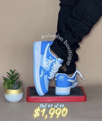 Sneakers — Sneakers